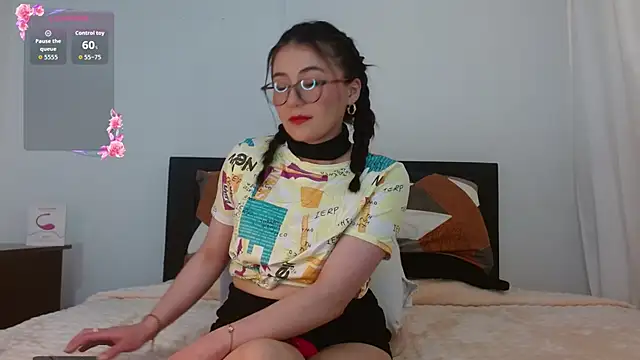 Snapshot of Salma_Tori chatting on 12/04/25, 12:20 Salma Tori online show from 12/04/25, 12:20