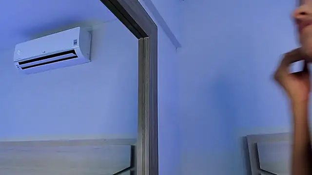 ZoeMorris online show from 10/15/25, 11:40