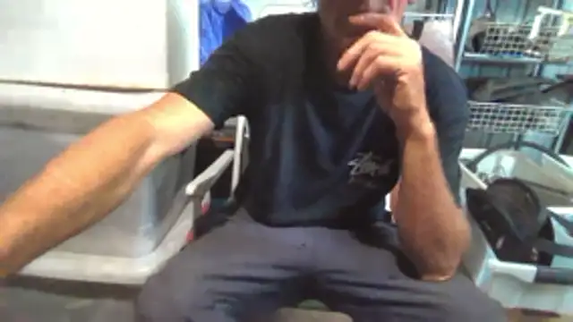 Lovyourpuss online show from 12/17/25, 06:40