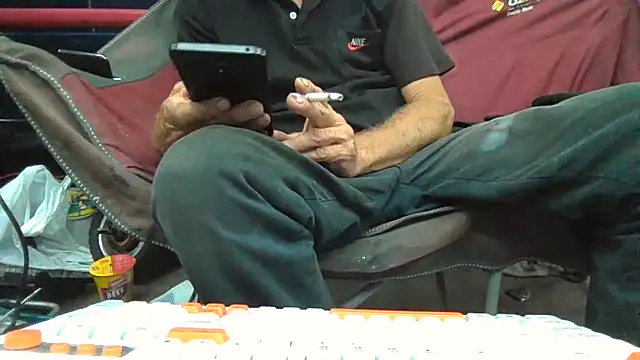 Lovyourpuss online show from 02/10/26, 03:49