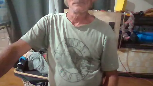 Lovyourpuss online show from 02/23/26, 09:59