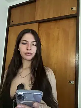 Snapshot of silvestflix chatting on 05/06/26, 03:05 silvestflix online show from 05/06/26, 03:05