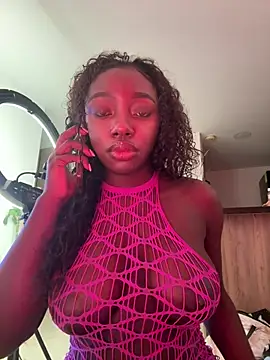 alissradiante1 online show from 02/05/26, 02:18