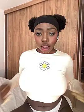 alissradiante1 online show from 11/07/25, 03:44