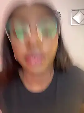 alissradiante1 online show from 04/01/26, 01:41