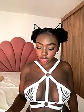 alissradiante1 online show from 11/06/25, 01:20