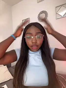 alissradiante1 online show from 04/09/26, 03:30