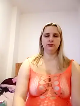 JessicaItalia online show from 10/23/25, 09:19