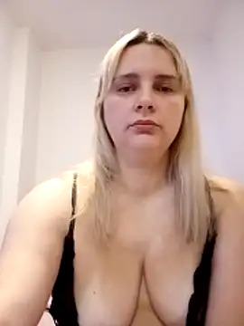 JessicaItalia online show from 12/01/25, 10:38