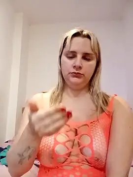 JessicaItalia online show from 10/21/25, 09:19