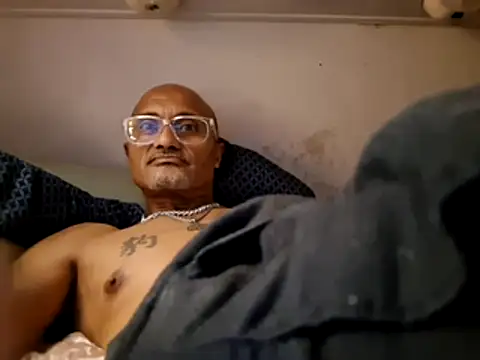 badboy2u2025 online show from 12/17/25, 02:16