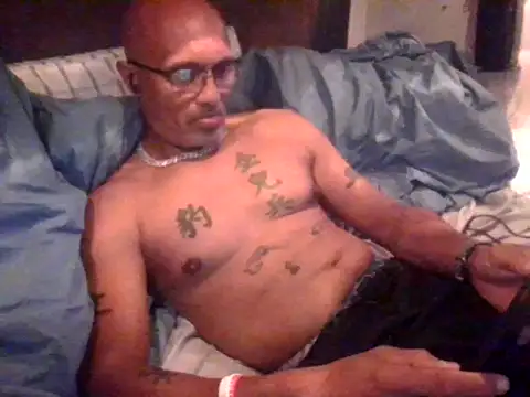 badboy2u2025 online show from 04/21/26, 11:44