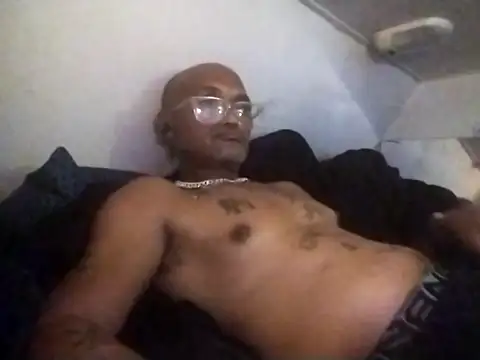 badboy2u2025 online show from 11/23/25, 10:03