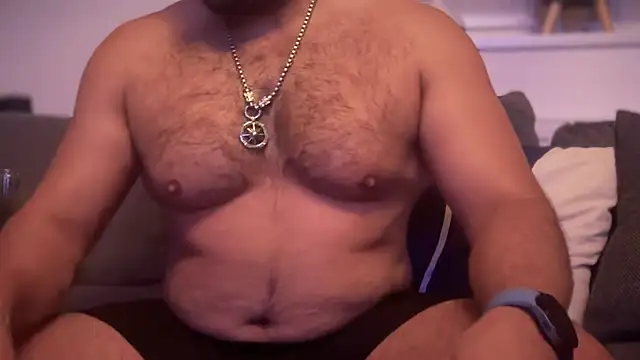 Snapshot of CloudyMuscleBeefy chatting on 10/18/25, 11:29 CloudyMuscleBeefy online show from 10/18/25, 11:29