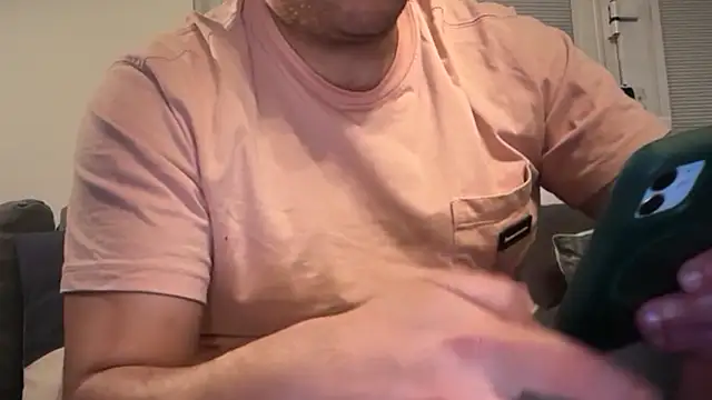 Snapshot of CloudyMuscleBeefy chatting on 04/09/26, 06:15 CloudyMuscleBeefy online show from 04/09/26, 06:15