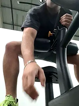 Snapshot of CloudyMuscleBeefy chatting on 12/21/25, 12:24 CloudyMuscleBeefy online show from 12/21/25, 12:24