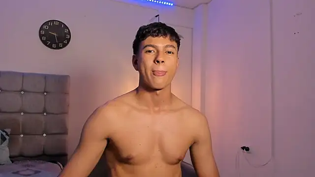 Snapshot of Santy_Stump chatting on 11/27/25, 08:42 Santy Stump online show from 11/27/25, 08:42