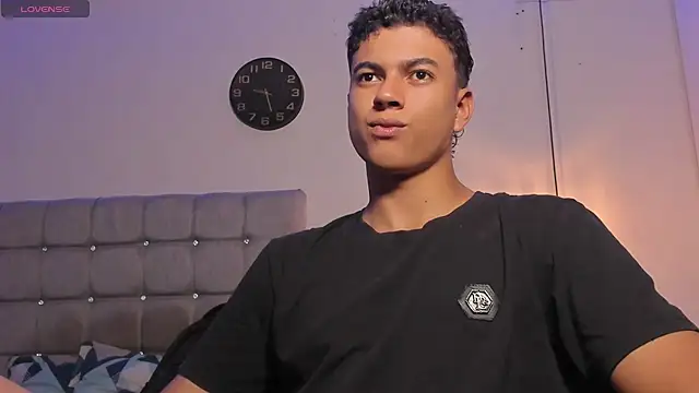 Snapshot of Santy_Stump chatting on 11/09/25, 08:35 Santy Stump online show from 11/09/25, 08:35