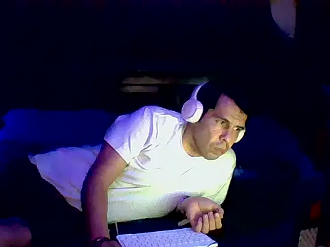 Snapshot of Gc-g chatting on 09/16/25, 07:42 Gc-g online show from 09/16/25, 07:42