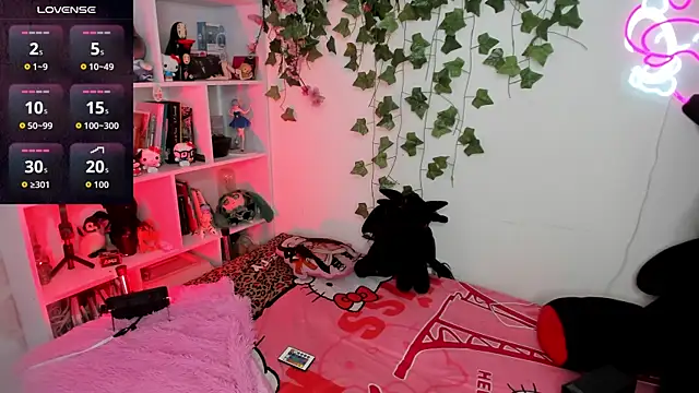 sarahminage  online show from 09/18/25, 08:34