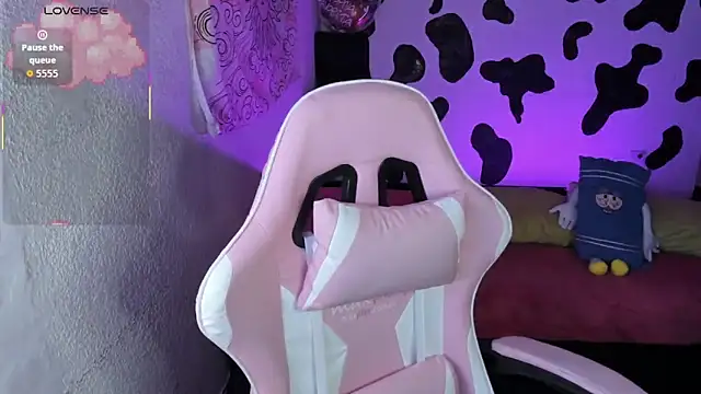 abbie jensen  online show from 11/18/25, 10:07