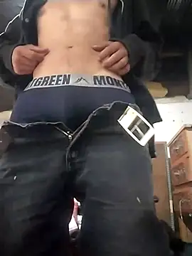 Snapshot of DXTFFx chatting on 09/26/25, 03:57 DXTFFx online show from 09/26/25, 03:57