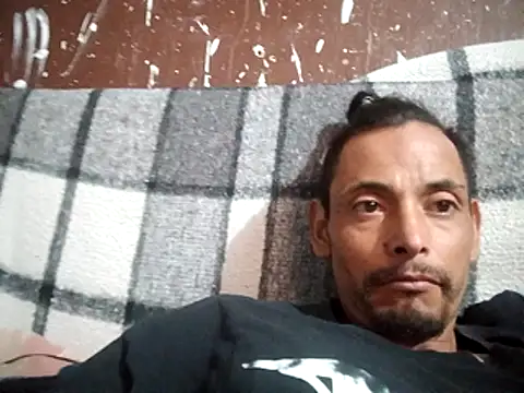 ConfidedAward online show from 04/11/26, 07:06