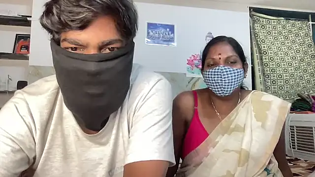 Snapshot of Tamil_india_couples_ chatting on 07/08/26, 07:03 Tamil india couples online show from 07/08/26, 07:03