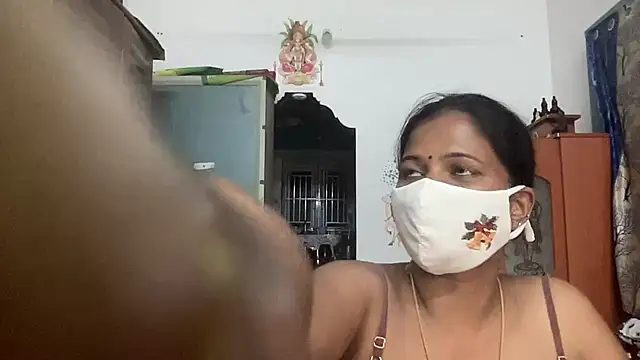 Snapshot of Tamil_india_couples_ chatting on 06/26/26, 05:41 Tamil india couples online show from 06/26/26, 05:41