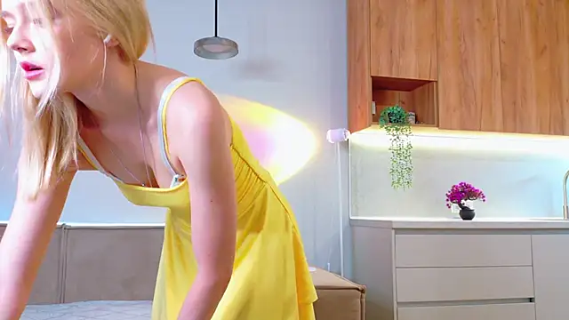 StarrShinee online show from 09/20/25, 02:38