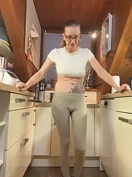 Snapshot of LucyLingerie78 chatting on 11/28/25, 06:08 LucyLingerie78 online show from 11/28/25, 06:08