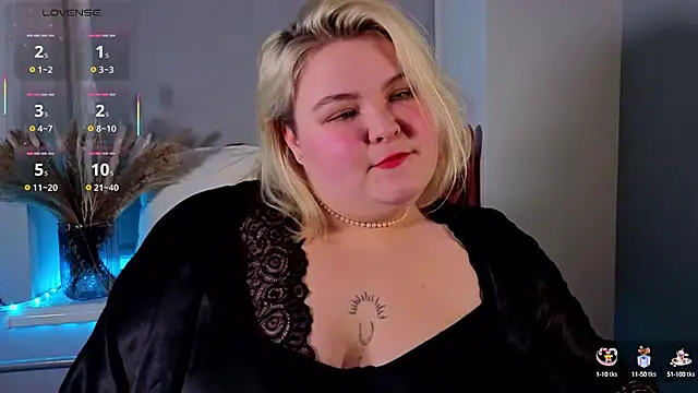 Snapshot of Ellabigbaby chatting on 10/12/25, 04:41 Ellabigbaby online show from 10/12/25, 04:41