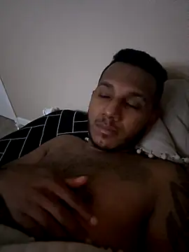 Snapshot of El_matatan_XD123 chatting on 11/25/25, 06:03 El matatan XD123 online show from 11/25/25, 06:03