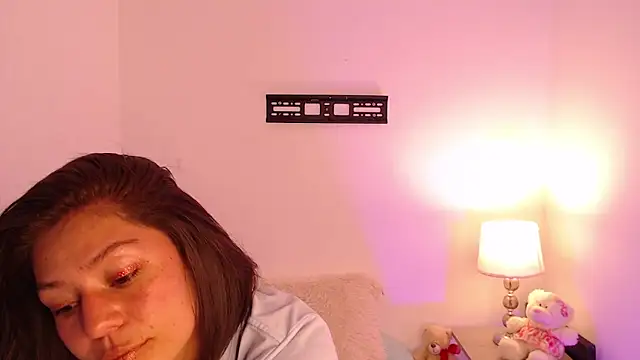 renataj online show from 11/18/25, 08:23