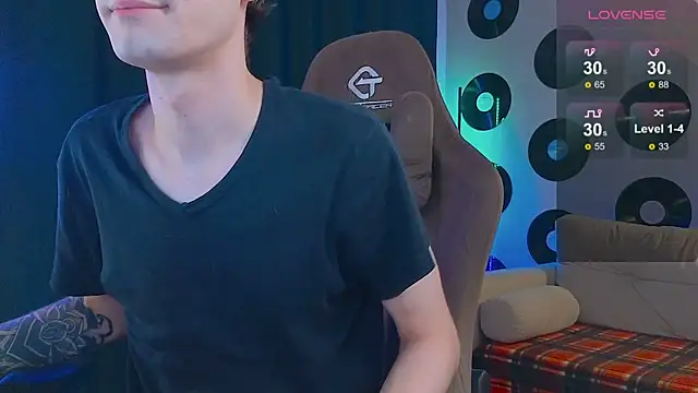 Snapshot of Just_Samuel chatting on 10/19/25, 05:59 Just Samuel online show from 10/19/25, 05:59