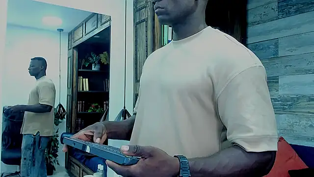 Snapshot of MarcusBlack_ chatting on 11/29/25, 11:43 MarcusBlack online show from 11/29/25, 11:43