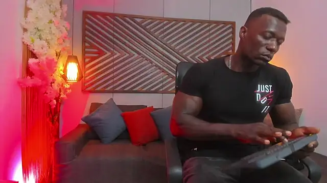 Snapshot of MarcusBlack_ chatting on 09/25/25, 11:49 MarcusBlack online show from 09/25/25, 11:49