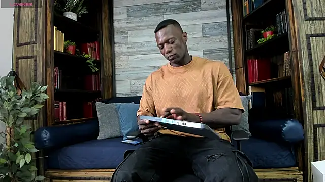 MarcusBlack  online show from 04/14/26, 03:06