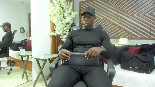 Snapshot of MarcusBlack_ chatting on 10/17/25, 11:56 MarcusBlack online show from 10/17/25, 11:56