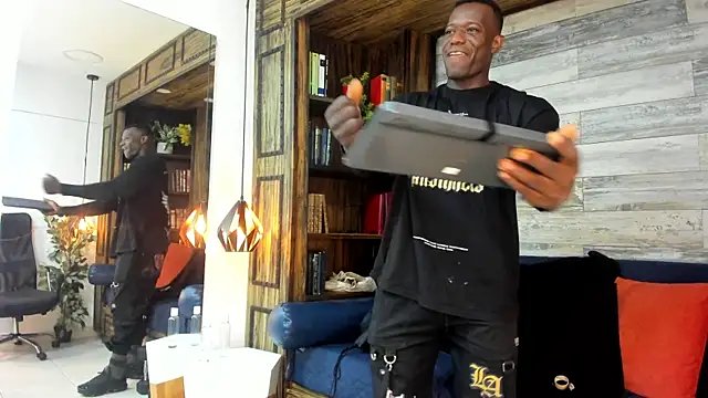 Snapshot of MarcusBlack_ chatting on 12/02/25, 11:56 MarcusBlack online show from 12/02/25, 11:56