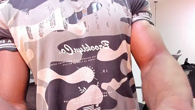 Snapshot of MarcusBlack_ chatting on 11/06/25, 11:36 MarcusBlack online show from 11/06/25, 11:36