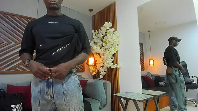 Snapshot of MarcusBlack_ chatting on 10/18/25, 03:03 MarcusBlack online show from 10/18/25, 03:03