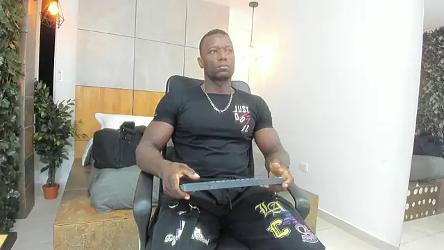 Snapshot of MarcusBlack_ chatting on 09/12/25, 09:31 MarcusBlack online show from 09/12/25, 09:31