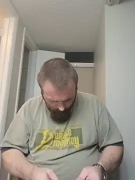Snapshot of Thumper_ss chatting on 05/08/26, 02:43 Thumper ss online show from 05/08/26, 02:43