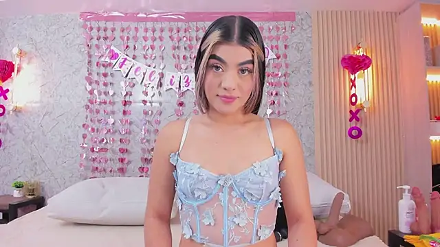 Snapshot of Antonella_west chatting on 02/12/26, 09:03 Antonella west online show from 02/12/26, 09:03