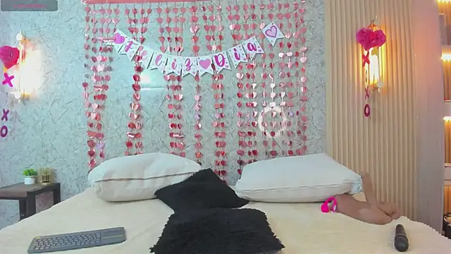 Snapshot of Antonella_west chatting on 02/06/26, 09:00 Antonella west online show from 02/06/26, 09:00