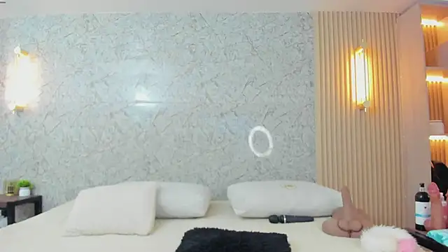 Snapshot of Antonella_west chatting on 01/08/26, 08:37 Antonella west online show from 01/08/26, 08:37