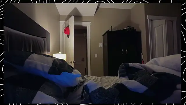 lustylyndon online show from 12/21/25, 07:32