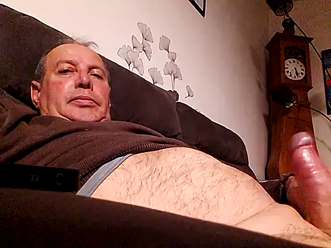 Vince072 online show from 11/24/25, 08:53