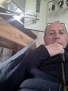 Vince072 online show from 04/12/26, 04:21